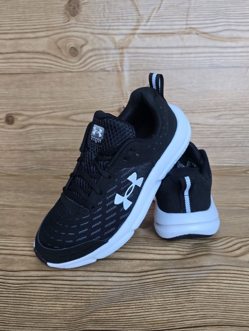 Under Armour Assert 10 X